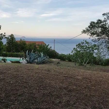 Calabaroccia Villa